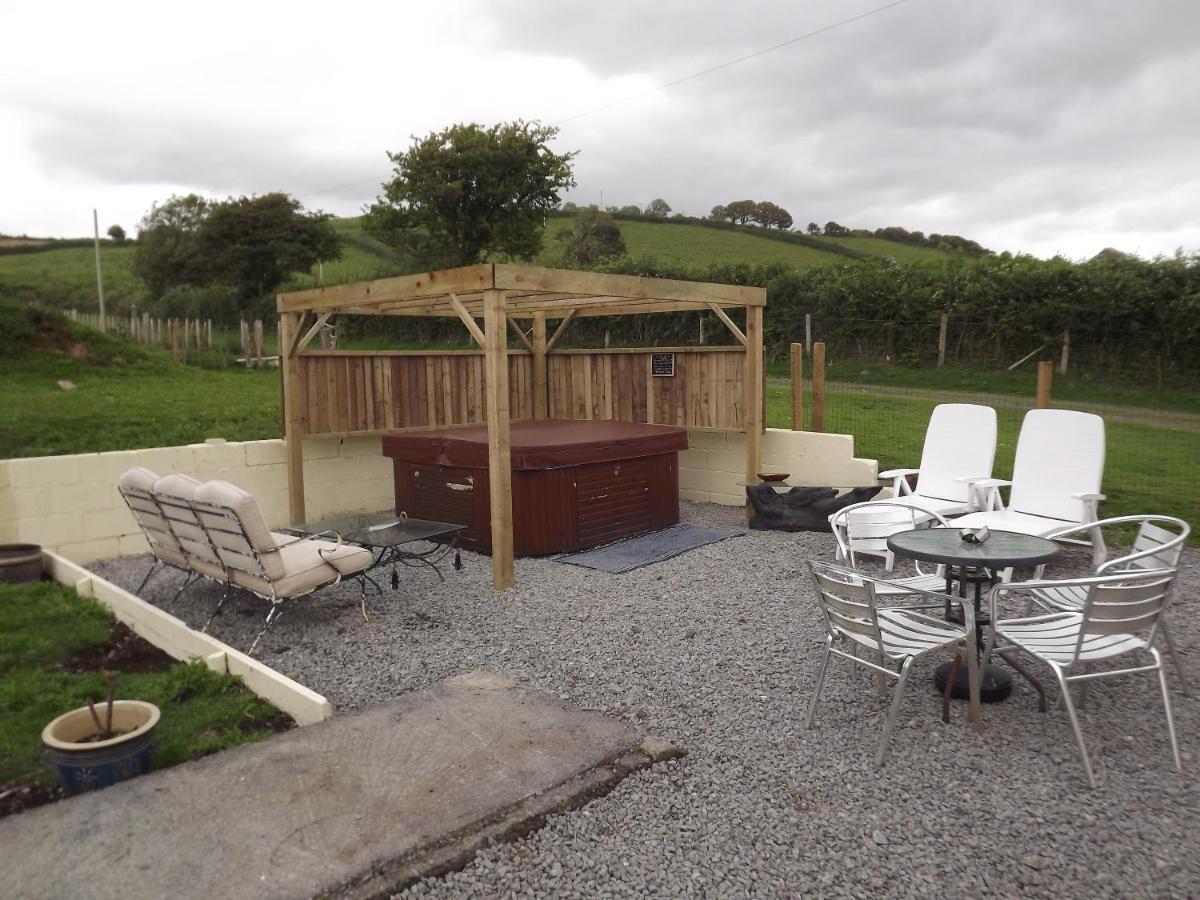 Вилла Marsh Water Ponds Fishery Kidwelly Экстерьер фото