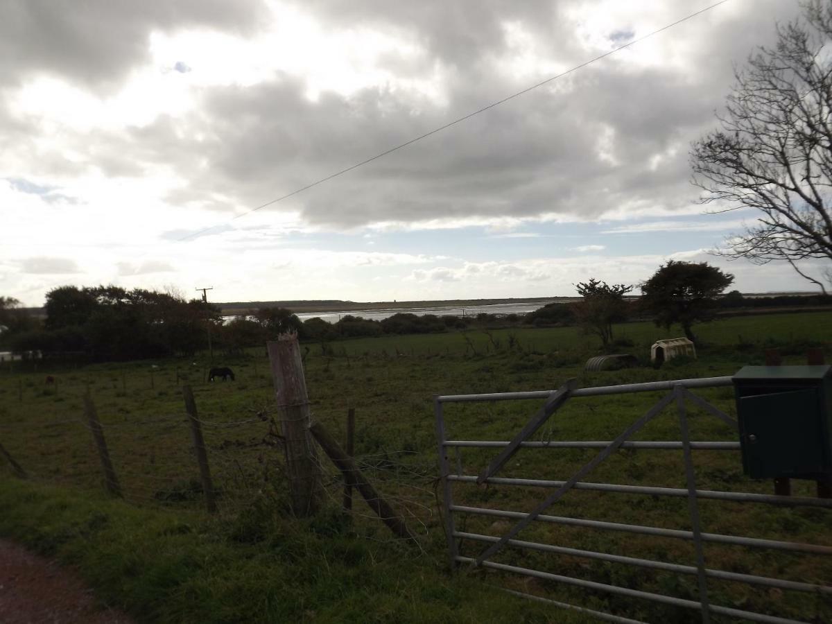 Вилла Marsh Water Ponds Fishery Kidwelly Экстерьер фото